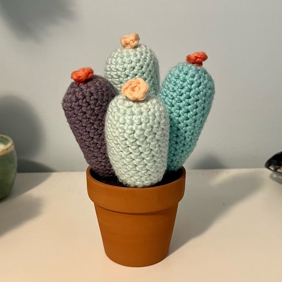 Cactus crochet trio - Picture 3 of 7